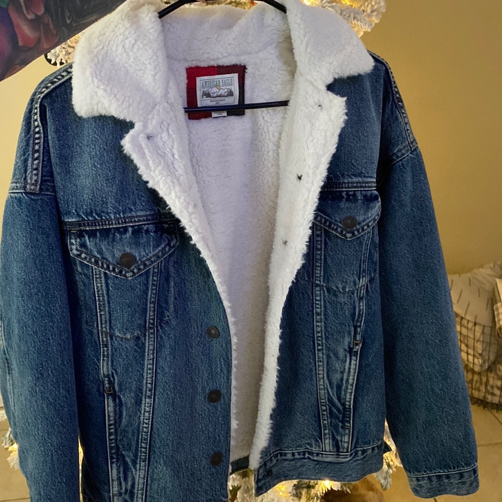 American eagle Sherpa lined denim trucker jacket